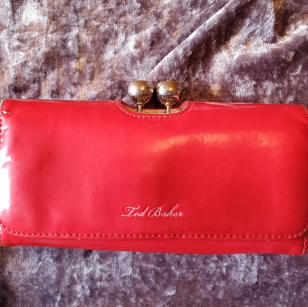 Tes Baker wallet